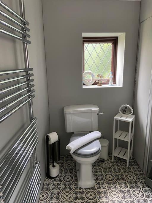 Award Winning Pet Friendly Paddock Cottage Whitby Exterior foto