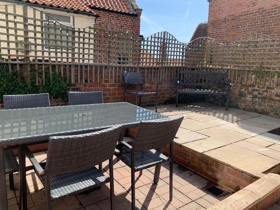 Award Winning Pet Friendly Paddock Cottage Whitby Exterior foto