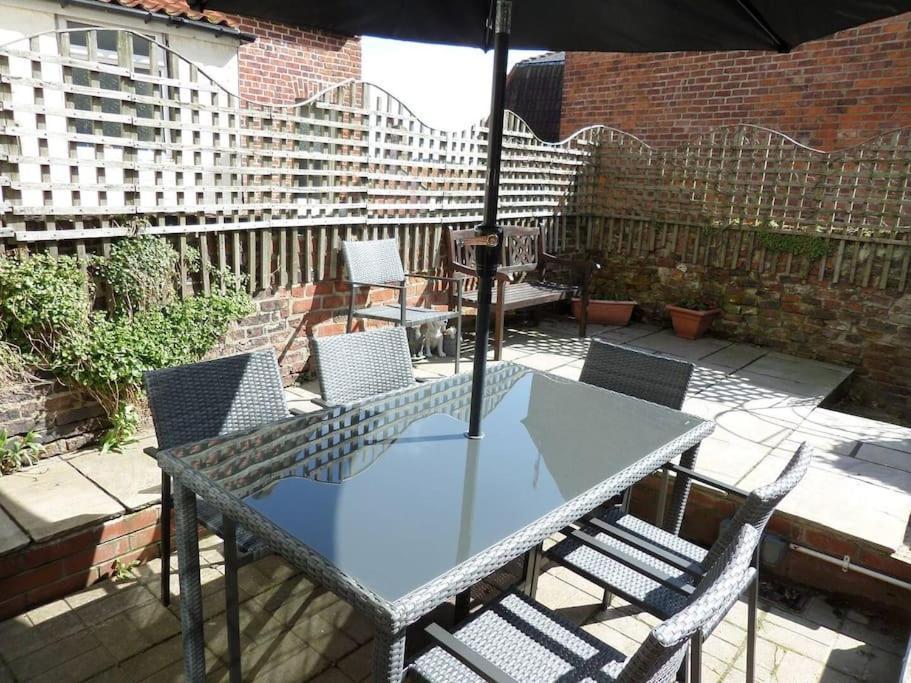 Award Winning Pet Friendly Paddock Cottage Whitby Exterior foto